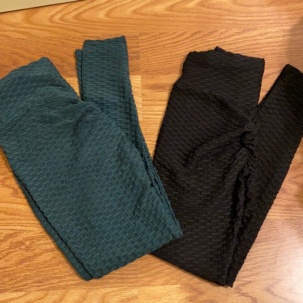 BOOTY LIFTING LEGGINGS - S/M BLACK & GREEN